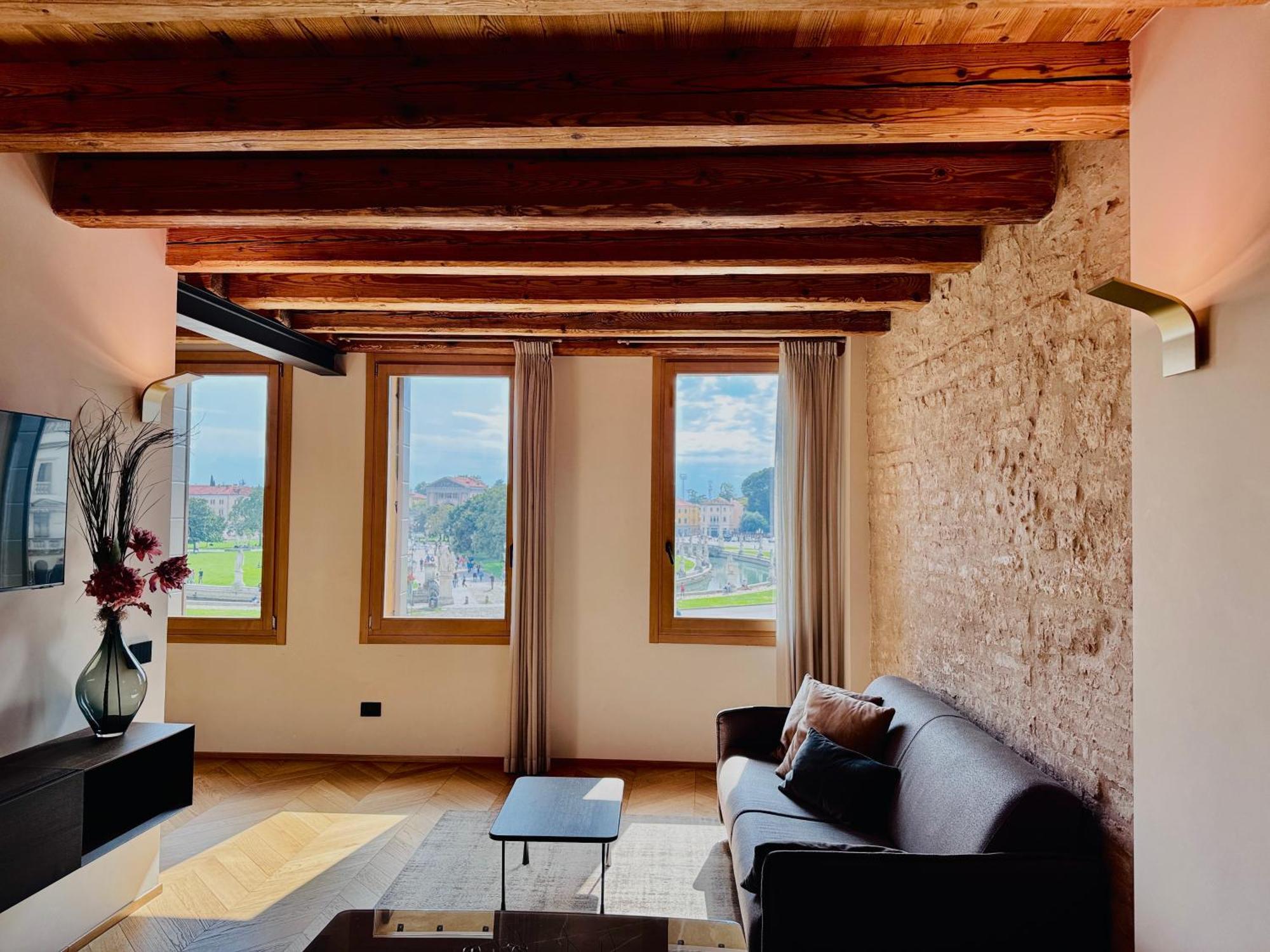 Palazzo Carpediem-prato Della Valle Apartment *